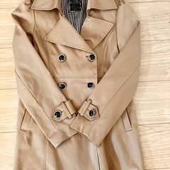 ベージュ　ダブルレスト　トレンチコート　アウター　コート　ダウンの画像