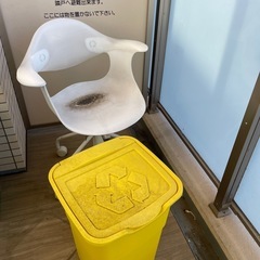 PCチェア(おまけのゴミ箱)