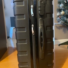 【⠀取り引き先決定⠀】機内持ち込み可 黒のスーツケースの画像