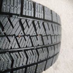 ブリジストンスタットレスBLIZZAK VRX2 175/65R14 バリ山の画像