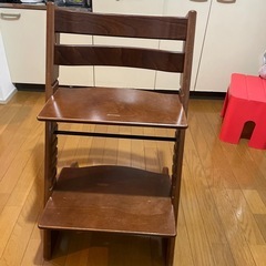 ストッケ子ども椅子の画像