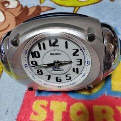 決まりました　SEIKO目覚まし時計　シルバー