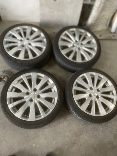 １６インチ
アルミホイール