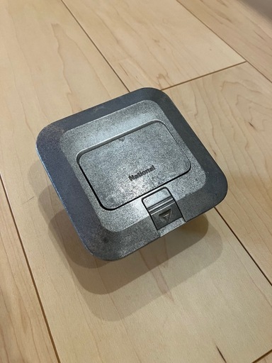 【ナショナル】アップコンシルバー角型コンセント