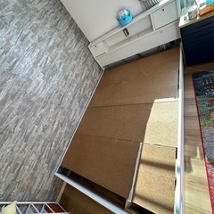 ダブルベッドの画像