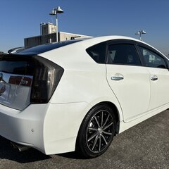 神奈川【自社ローン】保証人無可★全国対応★プリウス【S】社外17インチAW/Bluetooth/TV/DVD再生/レザー調シートカバー/バックカメラ/フルフラットシート/ドラレコ/レーダー探知機/フォグ/ETCの画像