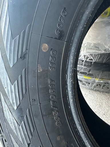 スタッドレスタイヤ4本　YOKOHAMA iceGUARD SUV 265/70R17 　