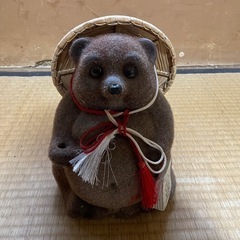 ③たぬき 置物