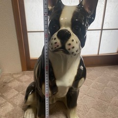 ボストンテリアの陶器製の置物