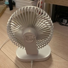 テーブルトップusb扇風機  充電も出来るの画像
