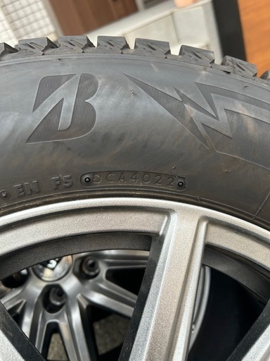 2022年製　ブリザック  225/65R17 スタッドレスタイヤ　ハリアー　cx5 cx8 rav4 エクストレイル　岐阜　愛知