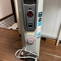 デロンギ　オイルヒーター　 H770812EFSN-GY！