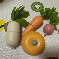 スリーコインズ スリコ 3coins やさい の画像