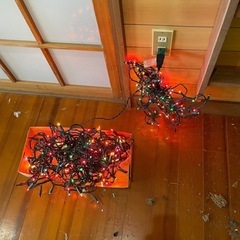 クリスマスの照明や衣装