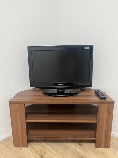 テレビ22インチREGZA