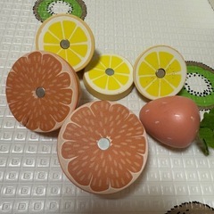 スリーコインズ スリコ 3coins くだものの画像