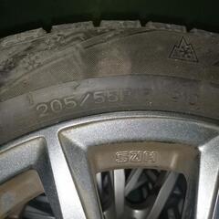 スタッドレスタイヤの画像