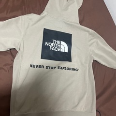 ノーフェイスパーカーの画像