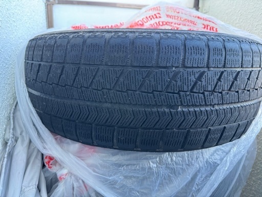 スタッドレスタイヤ205-60-R16