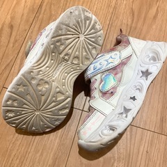 西松屋 光るシューズ 18cmの画像