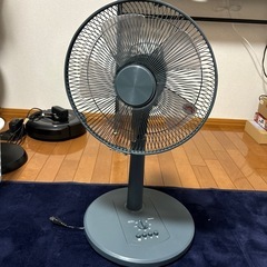 扇風機　グレー