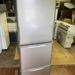 NO 682 ?福岡市内配送設置無料✨?　シャープ SHARP 冷蔵庫 （350L・どっちもドア） 3ドア ゴールド系 SJ-W352B-N