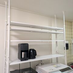 アイリスプラザ 棚 ラック 伸縮 突っ張り 可動棚×4 幅92~146㎝ 天井210~260㎝対応 T耐荷重各10kg SSH-9235 ホワイトの画像