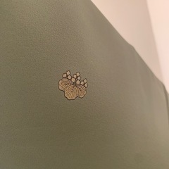 三松の色留袖（三つ紋、シルクケア）の画像