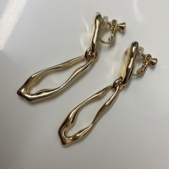 【美品】ゴールドイヤリングの画像