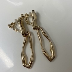 【美品】ゴールドイヤリングの画像