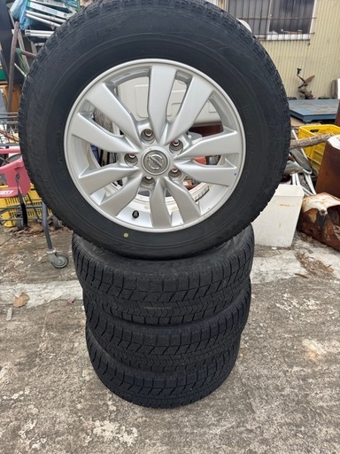 セレナスタッドレスタイヤ195/65R15