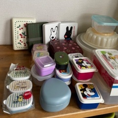 タッパー、お弁当箱等　まとめて¥300