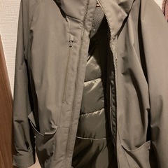 UNIQLO ハイブリッドダウンパーカー