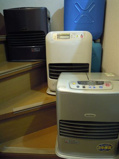石油ファンヒーター3台　ポリ缶2個　セット