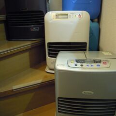 石油ファンヒーター3台　ポリ缶2個　セット　