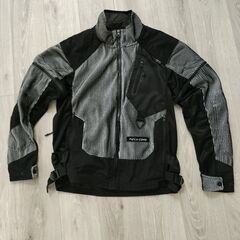 バイクカバーと夏用メッシュジャケット