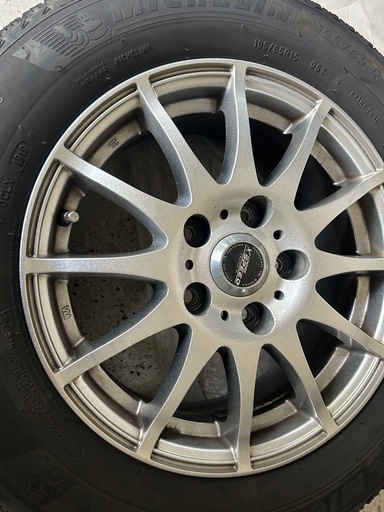 ホイール付きスタッドレスタイヤ