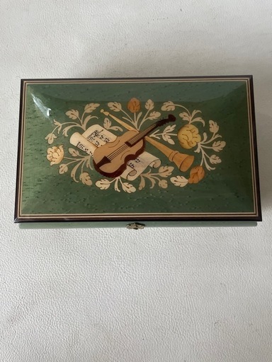 イタリア製 木製象嵌細工 象嵌 ジュエリーボックス 小物入れ オルゴール付き エミリー・ラケル Time Flies Lullaby 18弁 グリーン 中古品