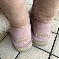 UGG 22cmチャーム付きの画像