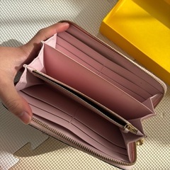 只今SALE中❤️‍🔥箱付き　FENDI フェンディ　長財布　財布　ウォレット　ピンクの画像