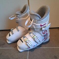 子供　スキーブーツ　白
