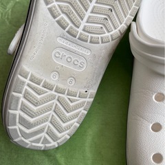 adidasスウェット&クロックス2点セットの画像