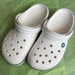 adidasスウェット&クロックス2点セットの画像