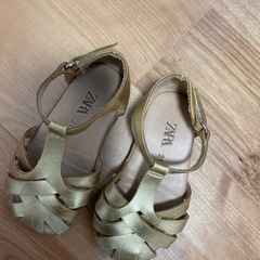 ZARA キッズ　サンダル　13センチの画像