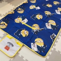 超変身レジャーシート(ミニオン)の画像