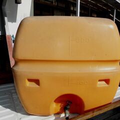 水タンク 800L　　バルブ付き　貯水　散水用　農業  園芸の画像