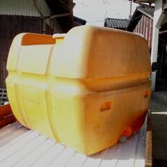 水タンク 800L　　バルブ付き　貯水　散水用　農業  園芸の画像