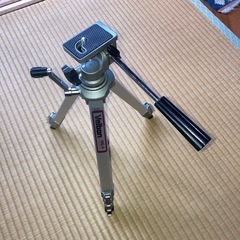三脚