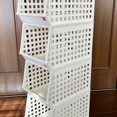 差し上げます：プラ整理棚