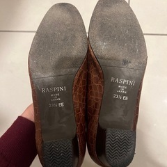 ラスピーニ　レザー　パンプスの画像